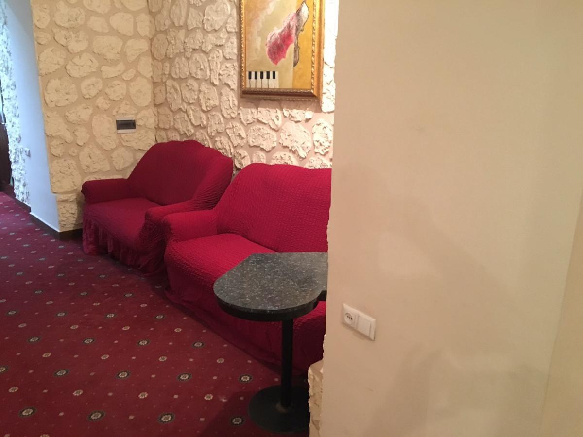 Best Hostel Republic Square Erevan Esterno foto