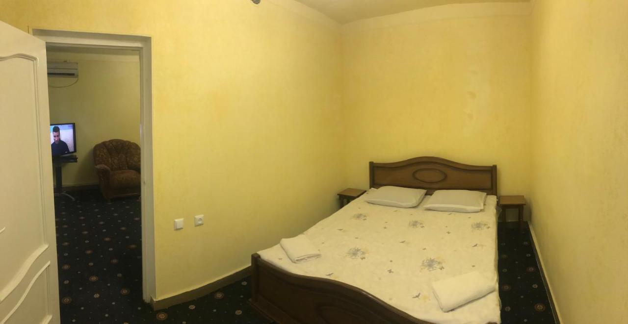 Best Hostel Republic Square Erevan Esterno foto