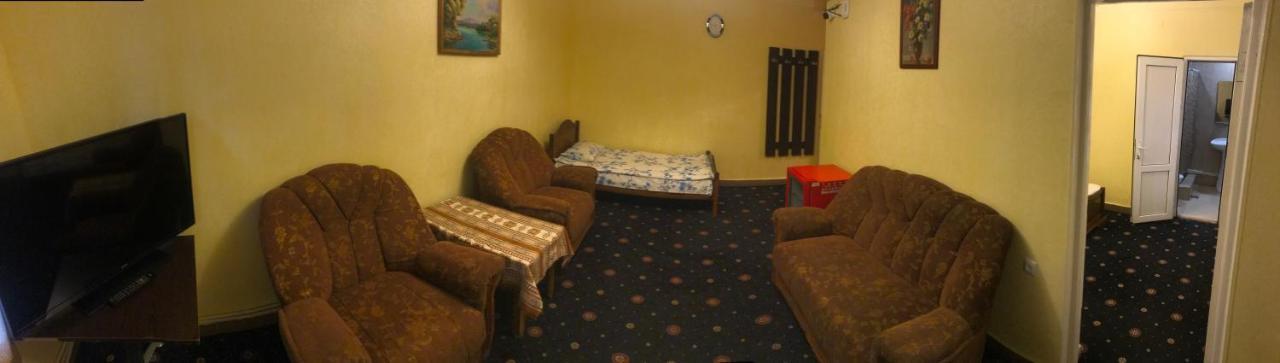 Best Hostel Republic Square Erevan Esterno foto